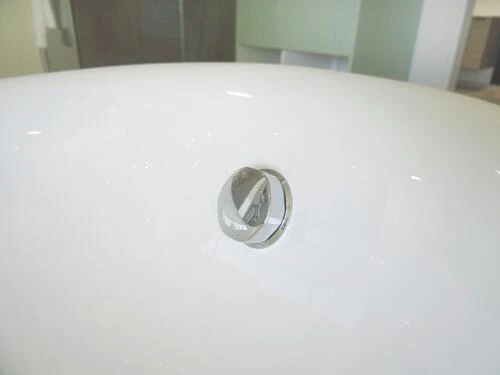 Baignoire îlot Acrylique Blanc Avec Extérieur Noir - ELMER 4 Baignoire îlot Acrylique Blanc Avec Extérieur Noir - ELMER – Image 4